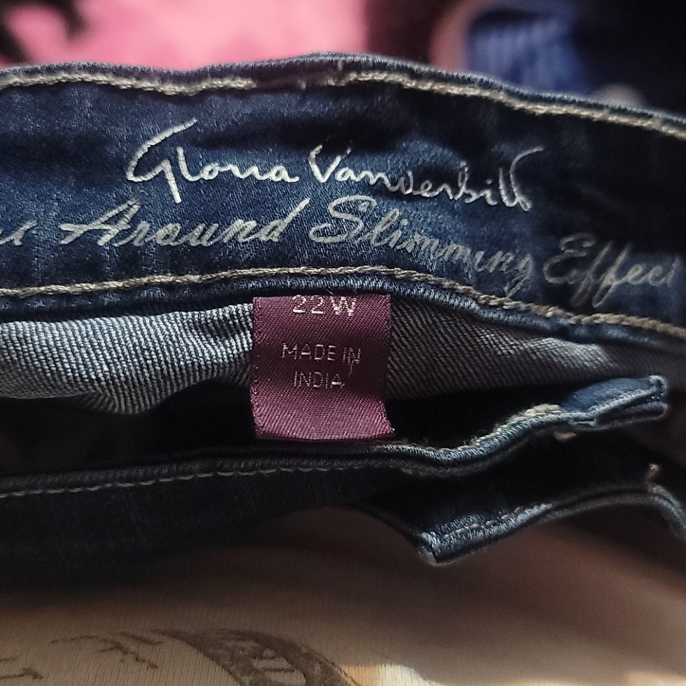 Jeans - Picture 2 of 6